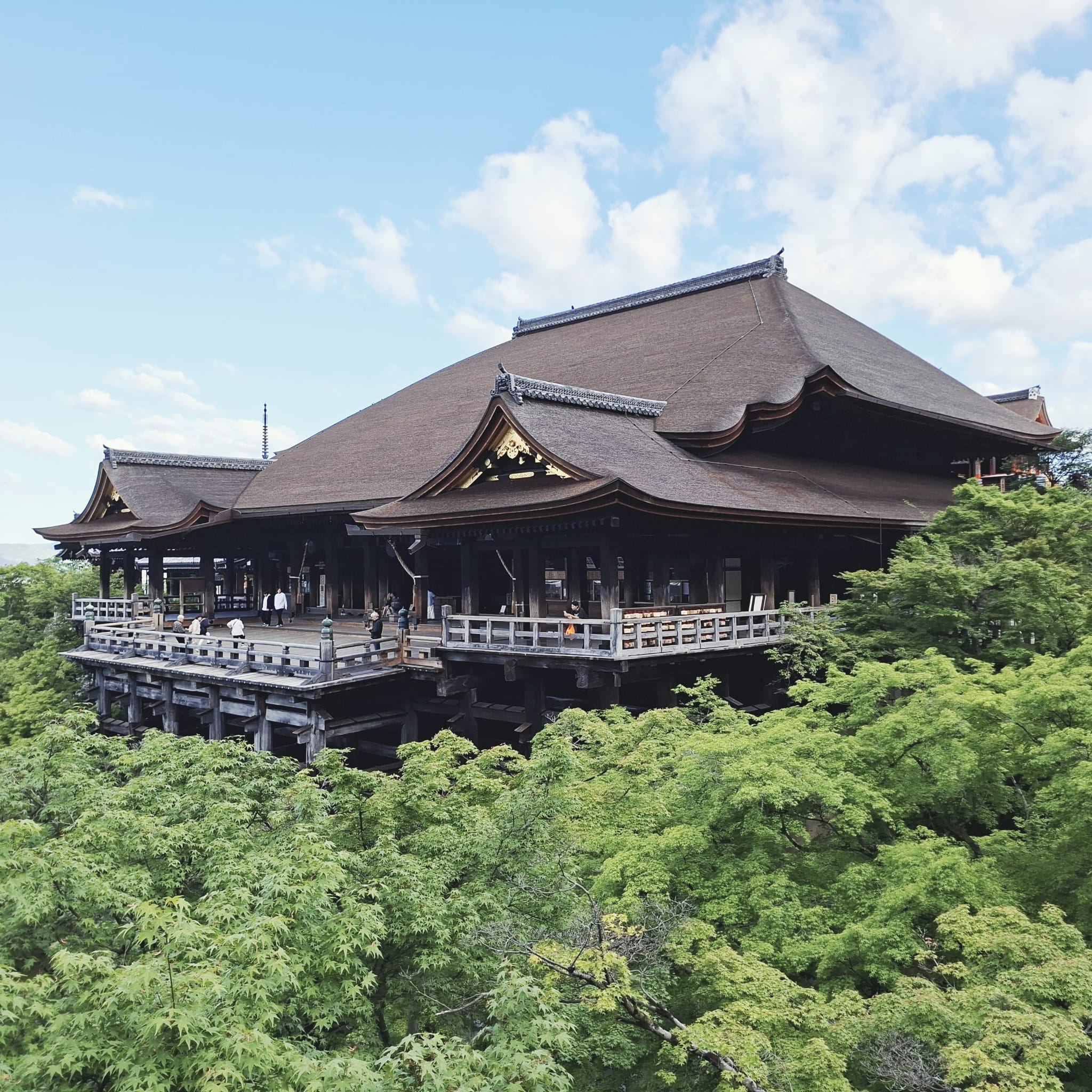 Mystische Ruhe im Kiyomizu-dera, dem Tempel des reinen Wassers in Kyoto
